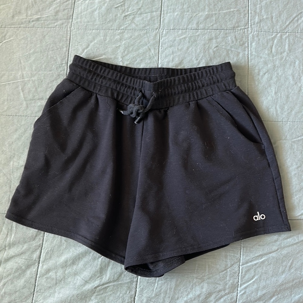 Alo yoga lounge shorts